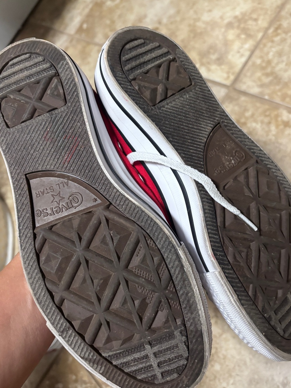 Red Converse sneakers - Picture 4 of 6